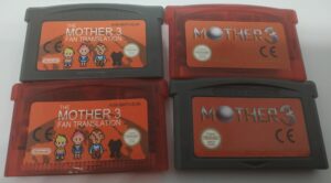 Mother 3 Fan Translation Latest Version English Spanish French Italian German Portuguese For Nintendo Gameboy Advance or DS Mother 3 in Italiano – Traduzione Fan, RPG Esclusivo GBA Mai Uscito in Occidente | Cartuccia Custom Game Boy Advance